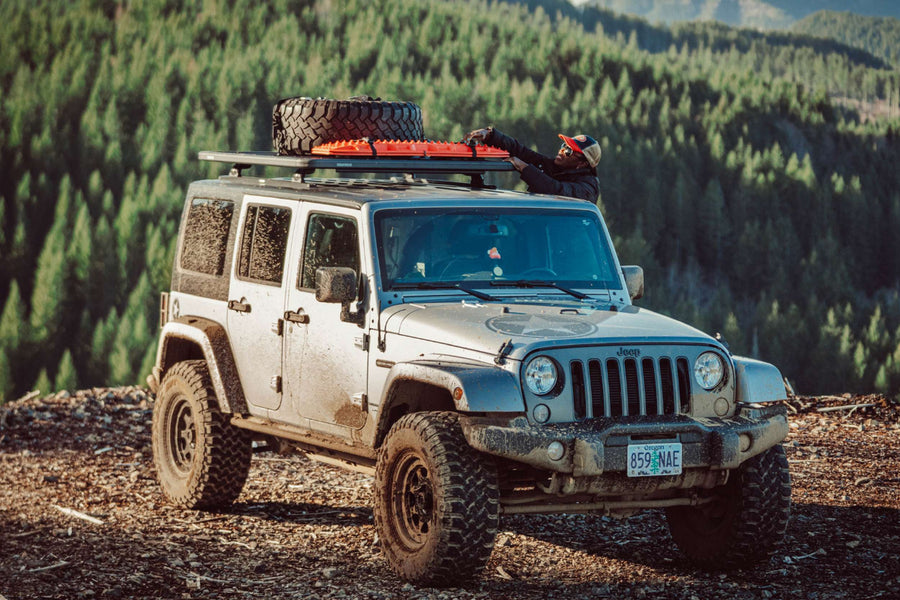 Yakima RibCage: Internally Supported System for Jeep Roof Storage