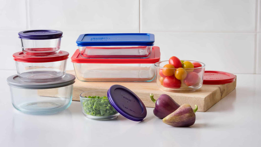 Pyrex Rectangle Storage Dish With Lid under $5 (Reg $12)